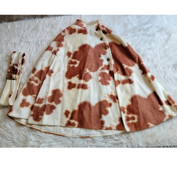 Vtg Faux Cowhide Cape Bronze Button One Size Boho Cowboy Handmade One Of Kind - Picture 3 of 10